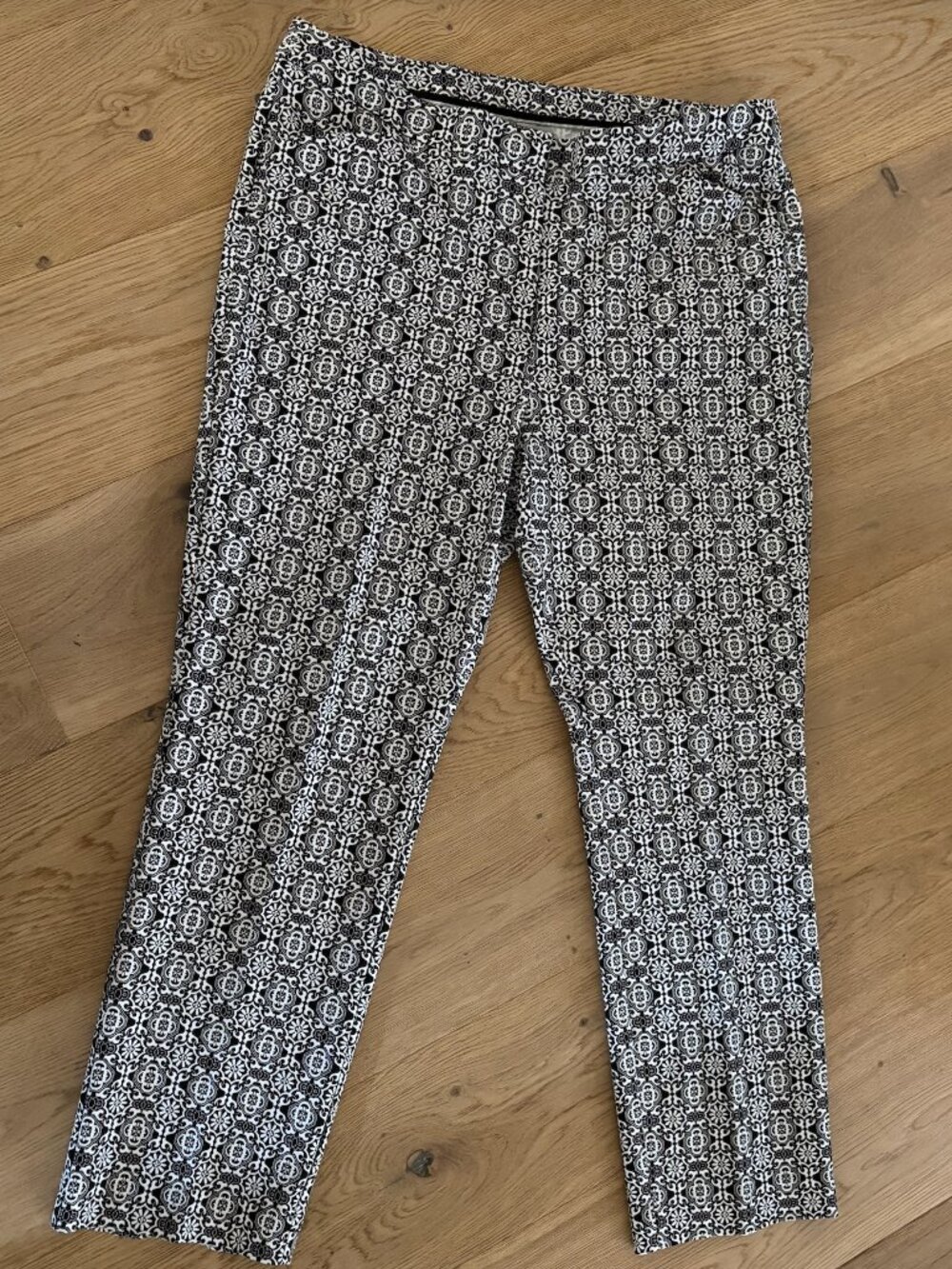 CHICO'S WOMEN'S PULL ON TROUSER SIZE 3R